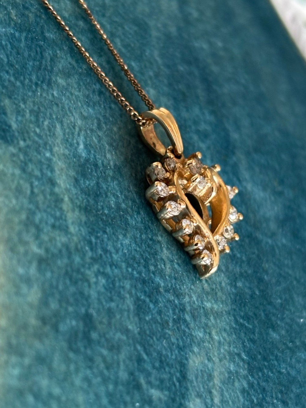 10k Gold Diamond Heart Pendant - Picture 11 of 11
